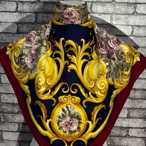 Gratis verzending Authentieke zijden sjaal (33"x34") C11485