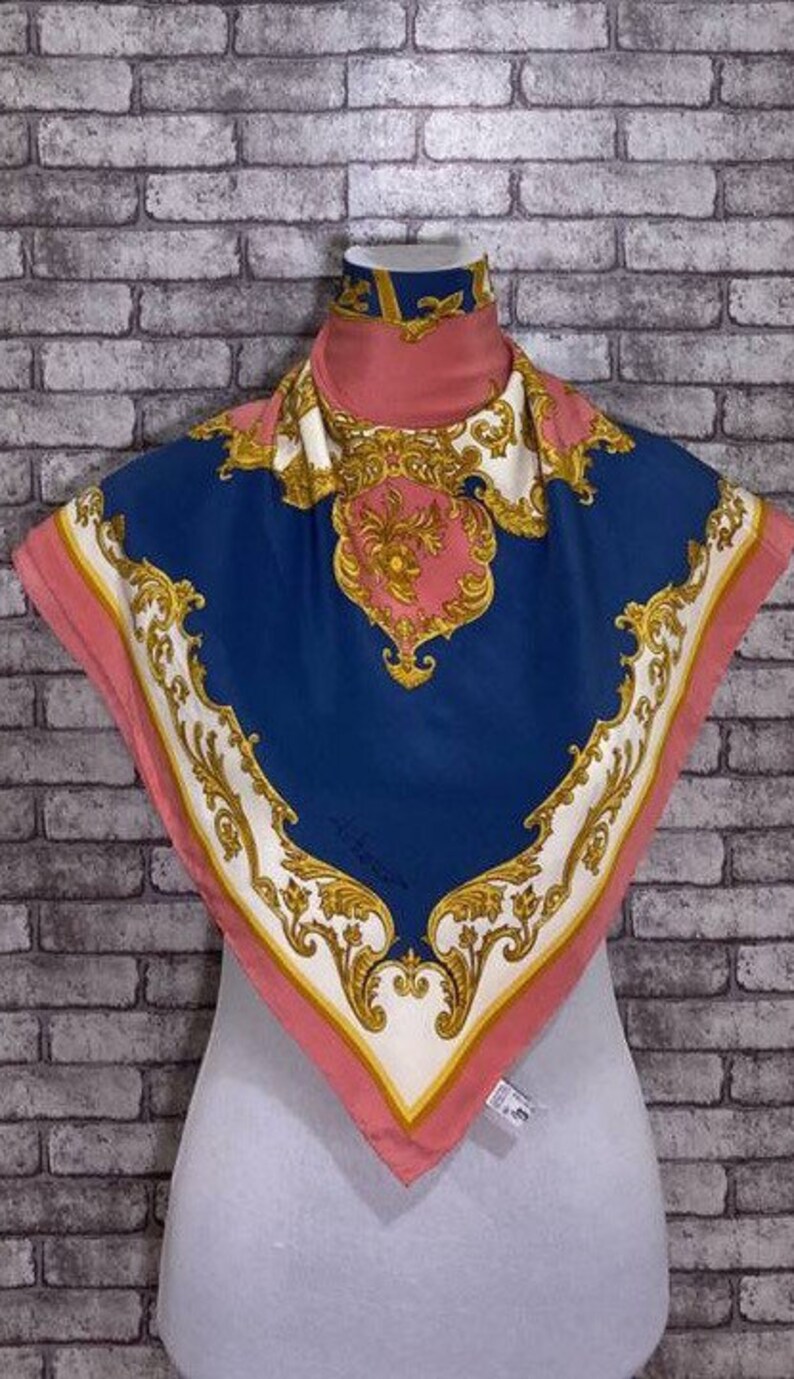 Free shipping Authentic Italian silk scarf 33x34 D5255