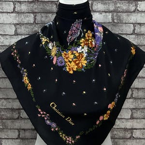 Free shipping Authentic  silk scarf (30”x31”) C11507