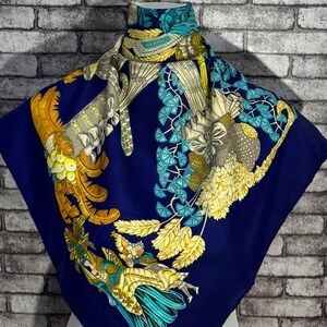 送料無料 本物の「Chapeau」シルクスカーフ（33インチ×34インチ）C11521