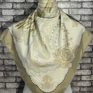 Free DHL EXPRESS  Authentic Hermes “Doigts de Fee” silk scarf (34”x35”) H9215