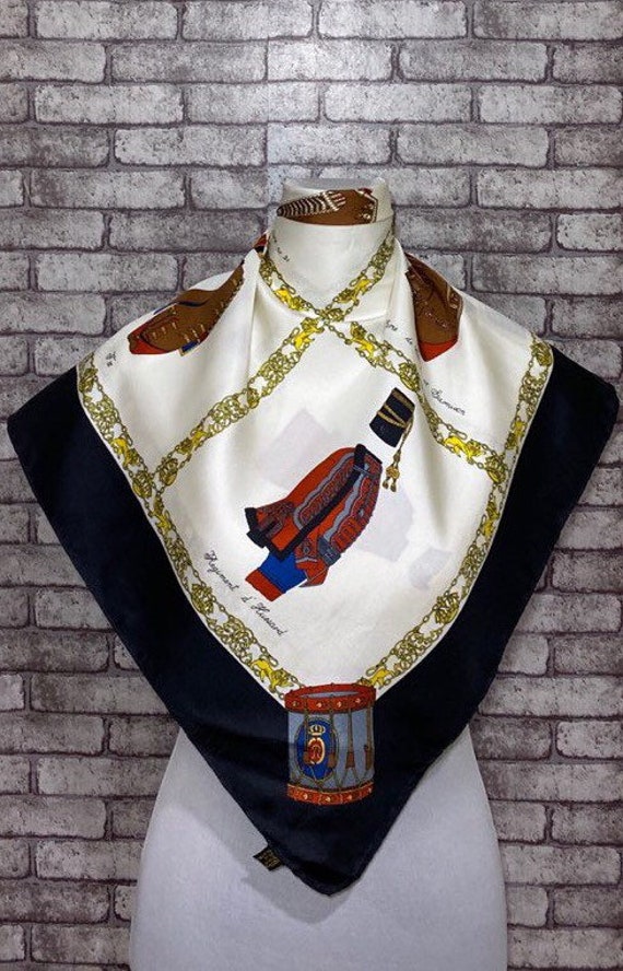 Free shipping Authentic Italian silk scarf 33x34 D5255
