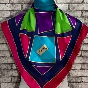 Free shipping Authentic YvesSaintLaurent silk scarf (33”x34”) C7976