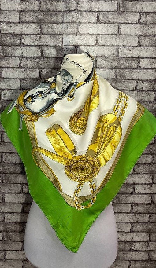 Free Shipping Authentic Hermes “ Frontaux Et Cocardes” Silk
