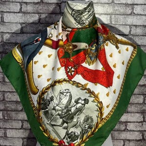 Envío gratuito Auténtico pañuelo de seda “Napoleón” (84 x 86 cm) C11591