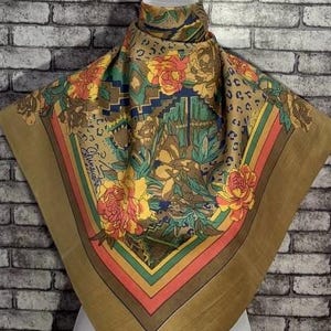 Free shipping Authentic Thaksin Shinawatra  silk scarf (35”x36”) C11254