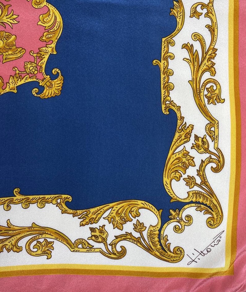 Free shipping Authentic Italian silk scarf 33x34 D5255