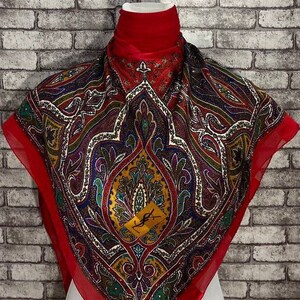 Darmowa dostawa Oryginalny szalik jedwabny YvesSaintLaurent (40”x40”) Y7924