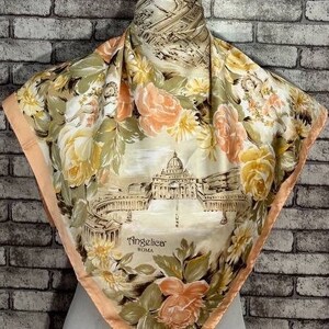 Livraison gratuite Foulard authentique en polyester Angelica (30 x 31 po.) C8742