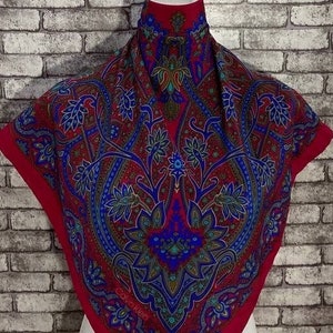 Darmowa dostawa Oryginalny szalik jedwabny Calvin Klein (38”x39”) C8661