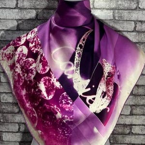 Livraison gratuite Foulard en soie Cartier authentique (25,5 x 26 po.) C11199