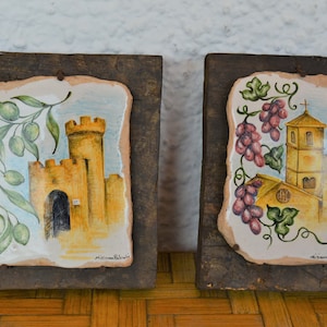 Paar Vintage italienische handbemalte Keramik Kunst Signierte Landschaft Wandfliesen Made in Italy Toskanische Cottage Wandbehangkunst