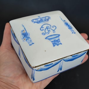 Antique cinese porcelain trinket jewelry box marked