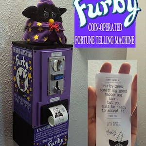 Máquina adivinadora Furby con impresión física de la fortuna