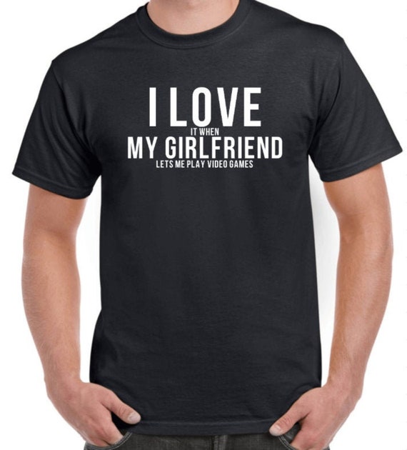  I Love It When My Girlfriend Lets Me Play Video Games Funny  Pullover Hoodie : Clothing, Shoes & Jewelry