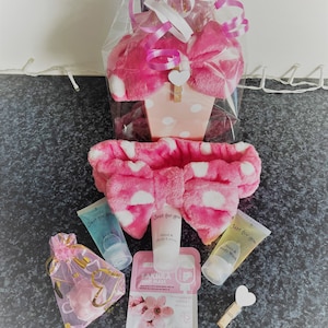 Verwöhnen Sie Gastgeschenke, ältere Mädchen, Jugendliche gefüllte Geburtstagstaschen, Mädchenschlafaktivität, Make-Up, Junggesellinnenabschiedsgeschenke, Slumber Tipi Party
