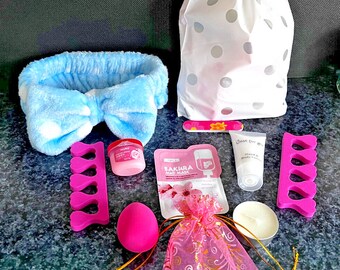Mollsella's Teenage Girls Pre-Filled Party Favours - Rose Gold Spa Pamper Gifts, Girls Party Bags