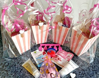 Girls Pamper Party Favor Set: Spa Gift Hamper