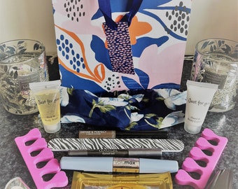 Luxury Pamper Gift Box: Birthday Party Favors, Sleepover Spa Set