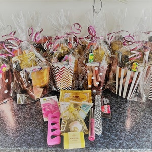 Hen Party Filled Pamper Bags, Hen Do Party Boxes, Bride To Be Celebration Boxes, Bridesmaid Thank you Gifts, Teenage Girls Birthday Favours