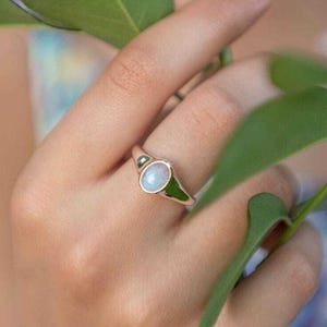 Blauwe maansteenring, 925 sterlingzilveren ringen voor vrouwen, eenvoudige bohoring, geboortesteen edelsteenring sieraden, regenboogring, maansteenring
