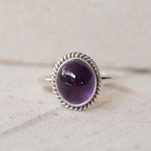 Amethyst Vintage Ring, Purple Amethyst 925 Sterling Silver Jewelry, Oval Amethyst Ring Statement Ring, Gift for Her Engagement Ring
