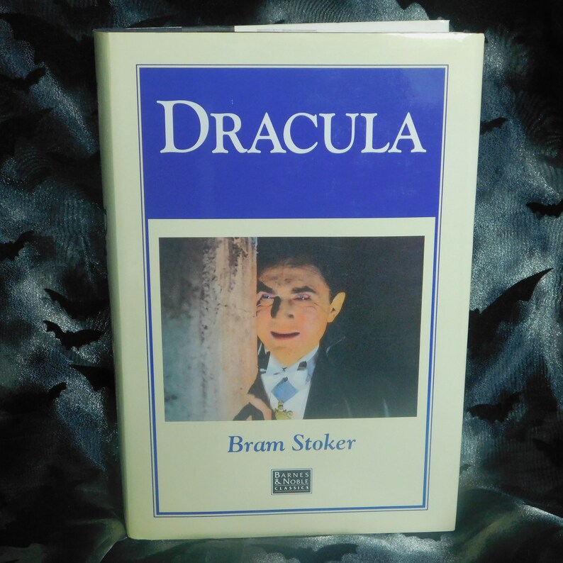 Dracula By Bram Stoker 1992 Barnes Noble Classics Etsy