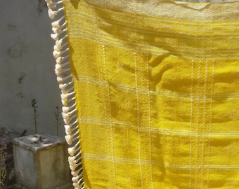 Scialle/Copriletto/Coperta di lana intrecciata a mano da Kutch, Gujarat. Giallo brillante