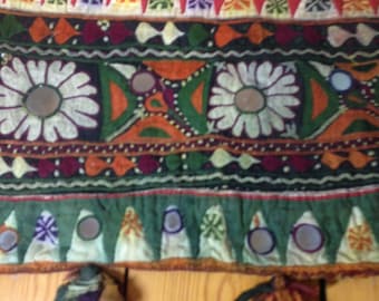 Kantha vintage cucito a mano, borsa per dote Banjara/federa per cuscino di Kutch con ricamo a mano, applicazione e lavorazione a specchio