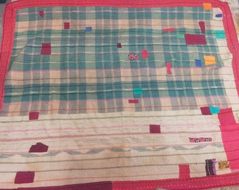 Coperta Kantha vintage cucita a mano dall'India - Trapunta realizzata in sari riciclato