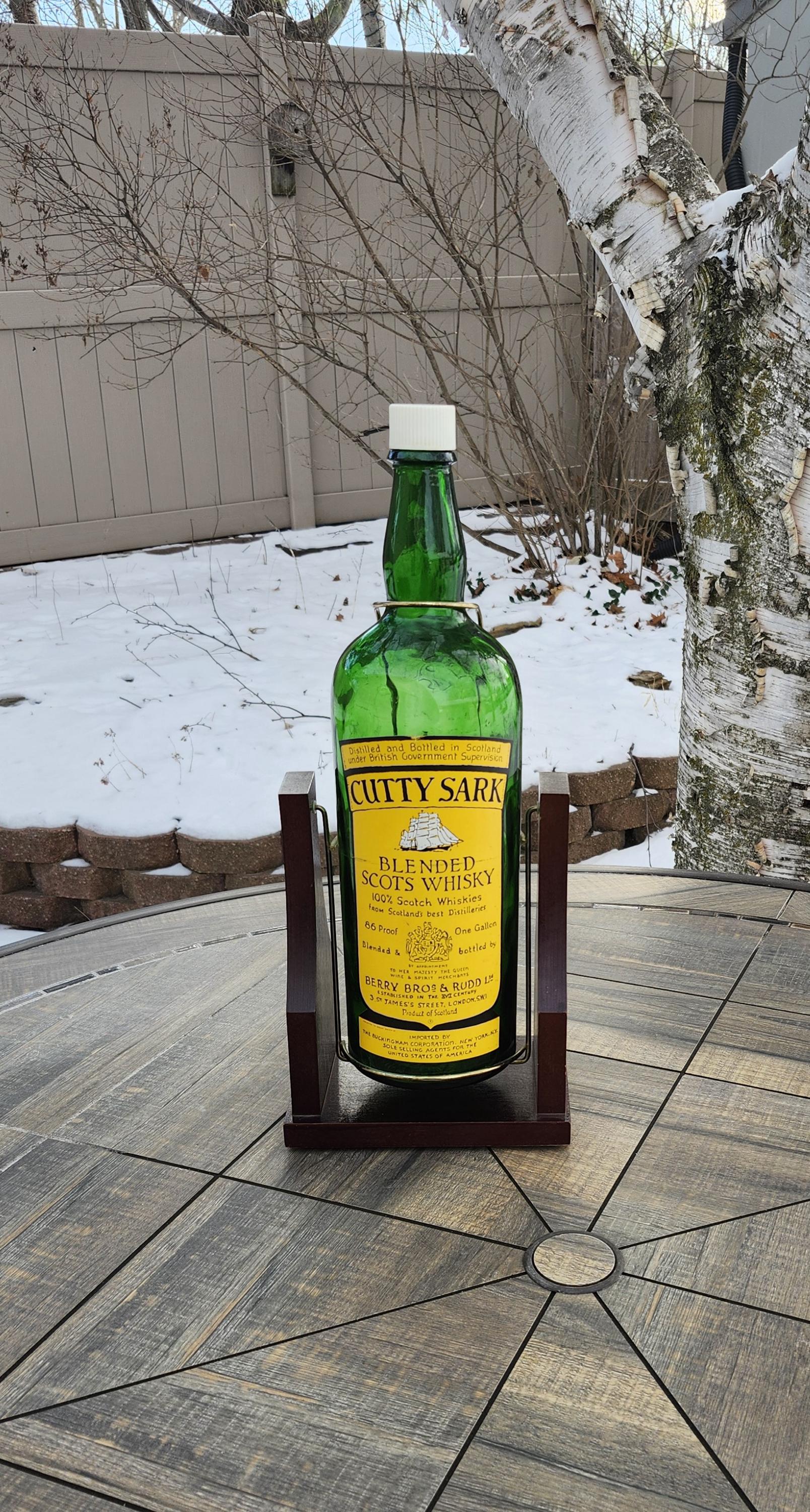 3750ml CUTTY SARK 貴重マグナムボトル 古酒 大容量ビンテージ Vintage Cutty Sark Whiskey Gallon Dispenser, Gallon Bottle and