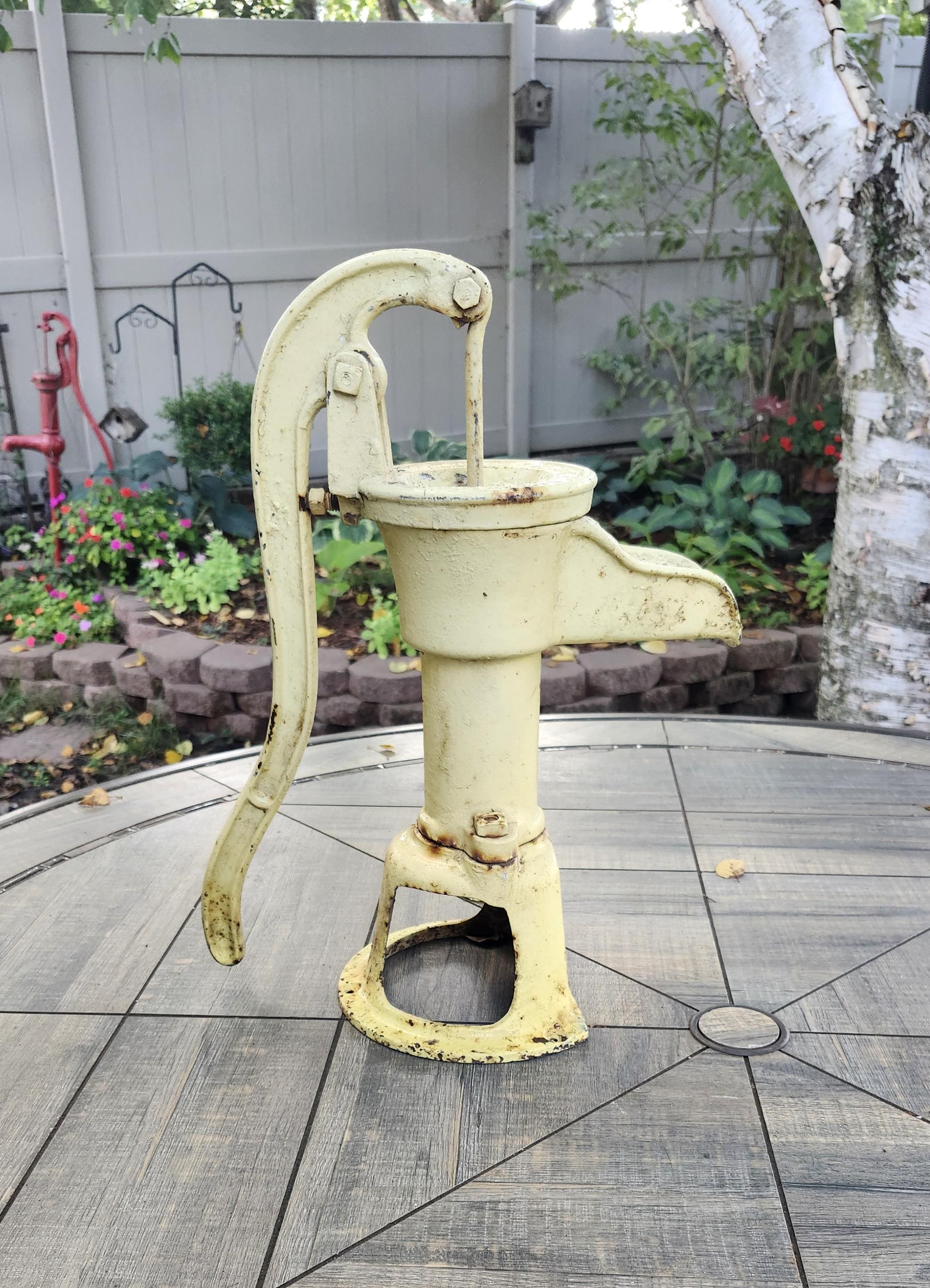 セルフ ポンプ レトロ アンティーク ヴィンテージ インテリア Antique Kitchen Water Pump - Etsy