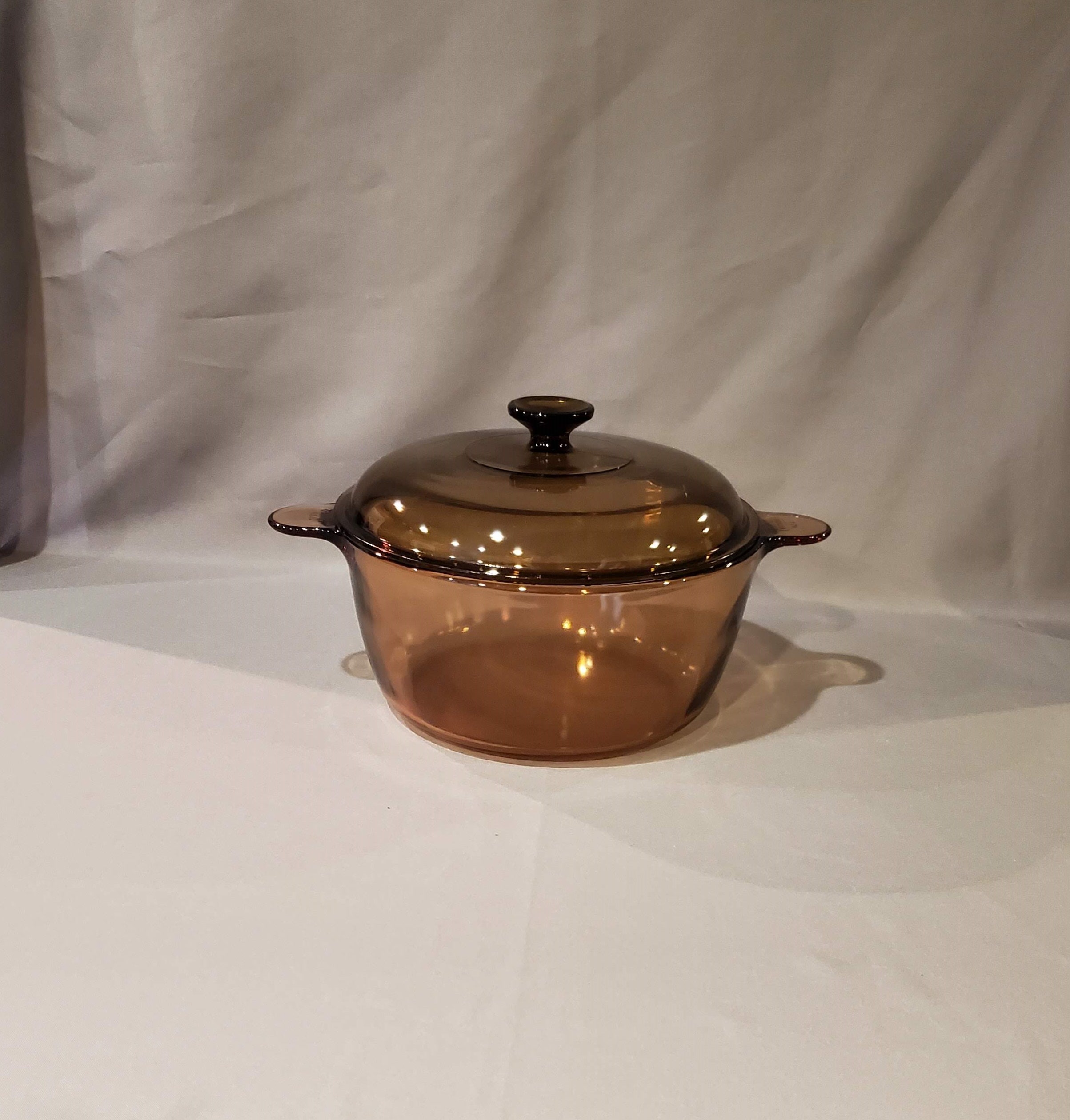 Magnalite 3 qt pot with lid, enamel ware pot and Vision Corning with lid -  Northern Kentucky Auction, LLC