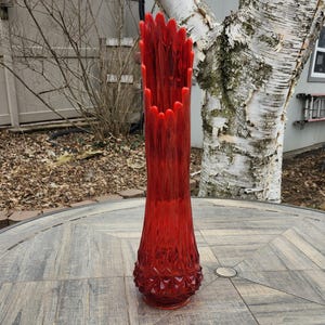 LE Smith Diamond Butt Vase, LE Smith Amberina Swung Glass Vase, Swung Glass Vase, MCM Swung Glass Vase, mcm L E Smith Vase