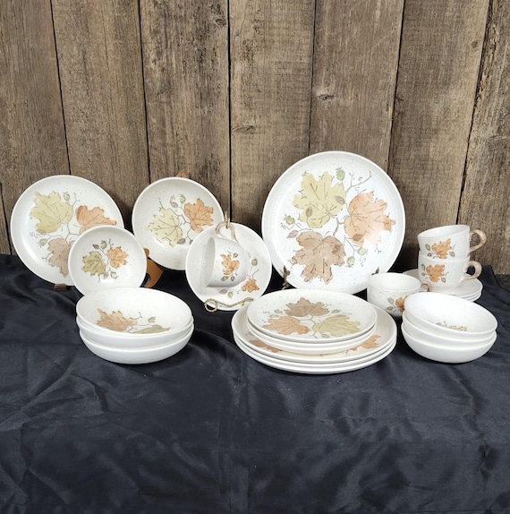 12 Pc Set Vintage Metlox Poppytrail Woodland Gold Dinnerware, MCM