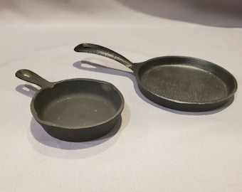 Toy Cast Iron Skillets, Set of 2, Cast Iron Skillets, Tiny Cast Iron Skillets, Small Cast Iron Skillets, Collectible Cast Iron Skillets