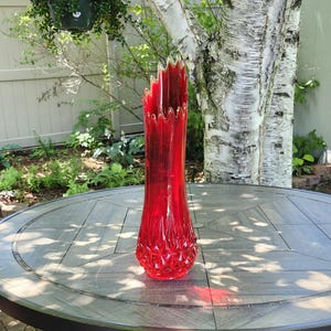 LE Smith Diamond Butt Vase, LE Smith Amberina Swung Glass Vase, Swung Glass Vase, MCM Swung Glass Vase, mcm L E Smith Vase
