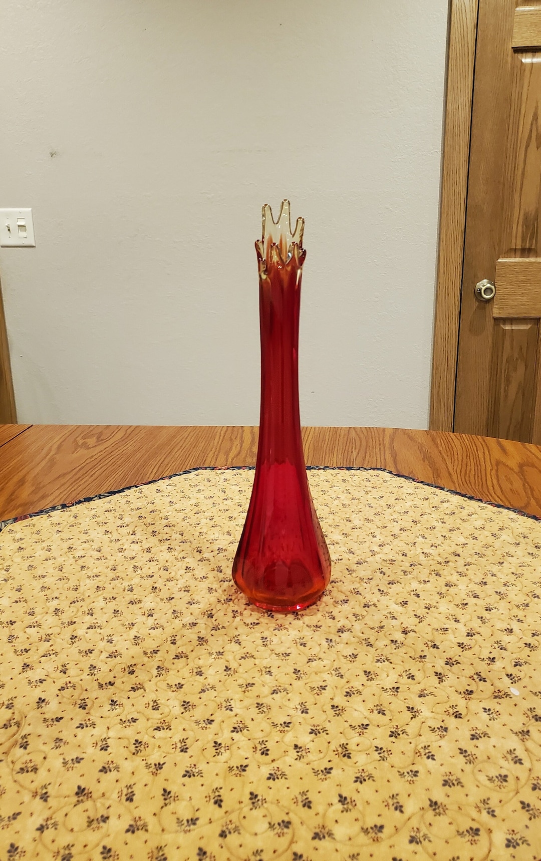 L.E. Smith Swung Glass Vase, Ruby and Amberina 8 Panel Swung Glass Vase