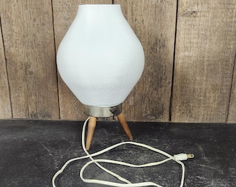 Vintage White Plastic Beehive Lamp, Atomic Plastic MCM Lamp, Mid Century Modern Lamp