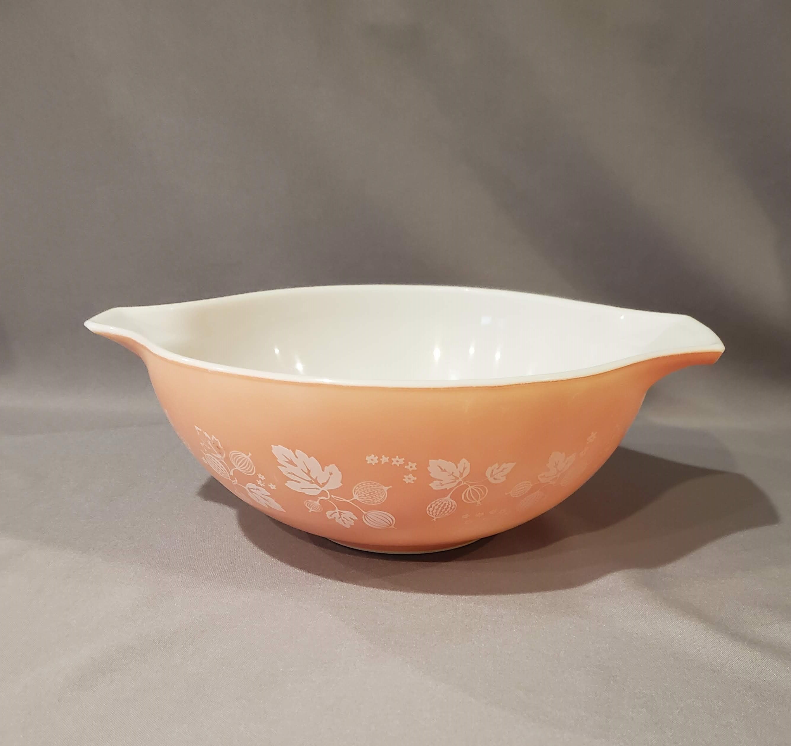 4-Quart Pyrex Mixing Bowl - The Clever Carrot