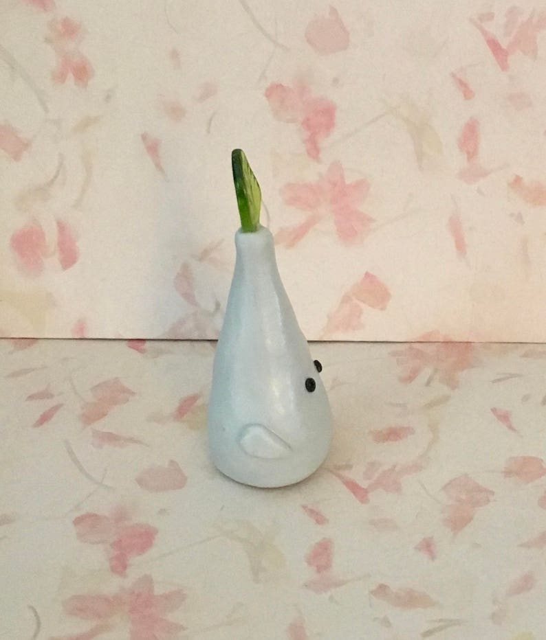 Gray teardrop shaped nature leaf creature, little leafies collection, forest creature figurine, polymer clay figure handmade image 4