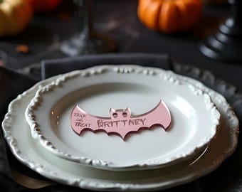 Halloween Bat Acrylic Mirror Place Cards – Personalized Spooky Name Tags for Weddings, Dinners & Party Décor, Halloween Table Decor