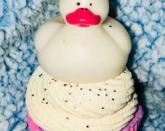 Uni- ducky cupcake bath bomb