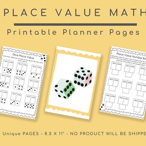 Puede incluir: Un conjunto de p&aacute;ginas imprimibles de planificaci&oacute;n matem&aacute;tica de valor posicional. Las p&aacute;ginas incluyen ejercicios de valor posicional de dados y de tirada de n&uacute;meros. Las p&aacute;ginas miden 8,5 x 11 pulgadas (21,6 x 27,9 cm) y tienen un fondo amarillo.