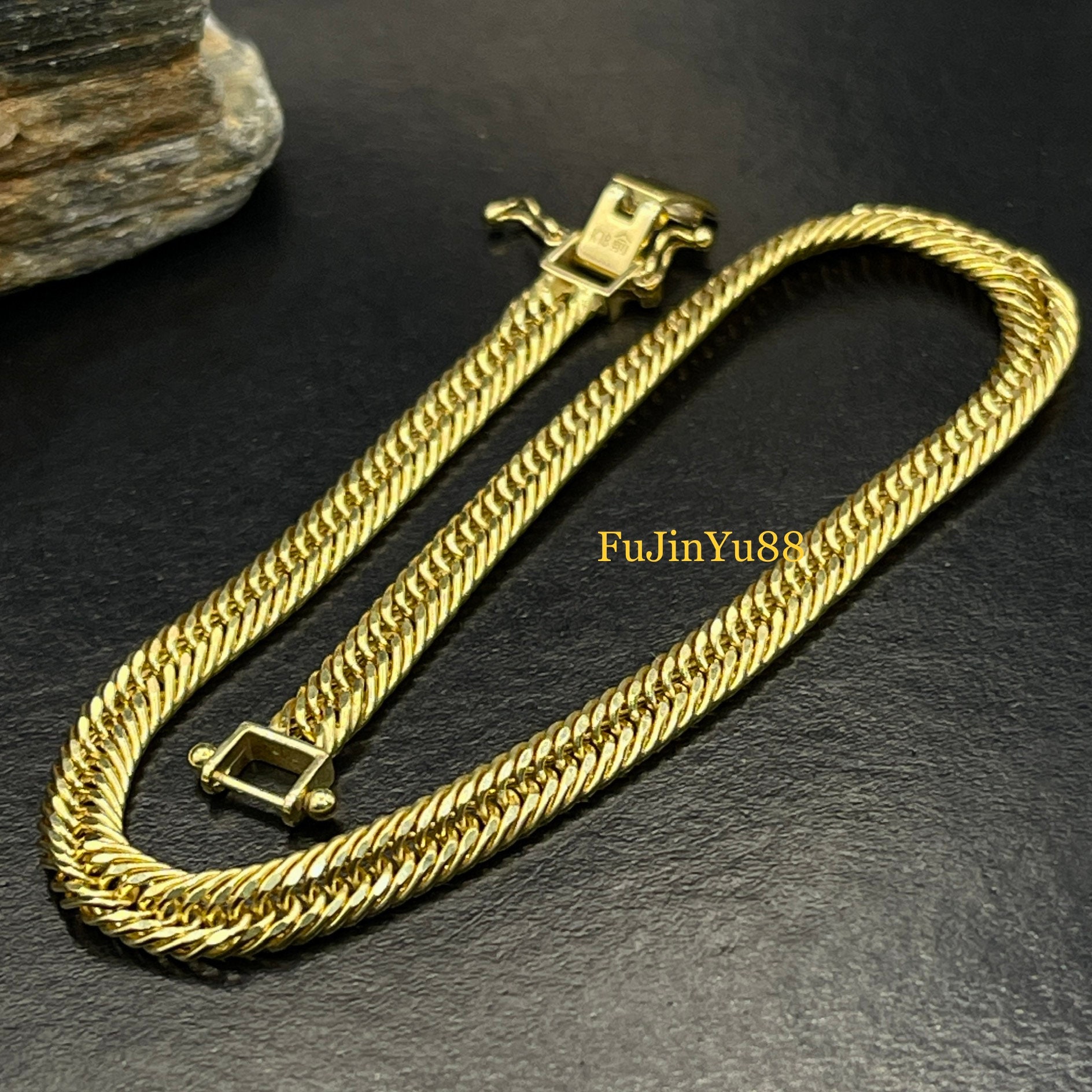 18 K Gold Bracelet, 15 G at best price in Ahore | ID: 2852711951991