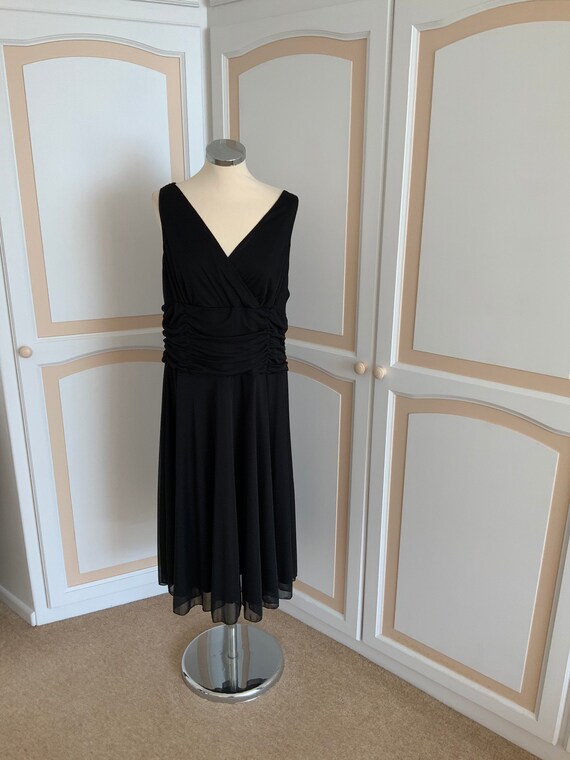 black cocktail dress size 20