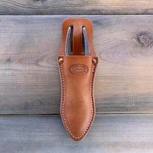 Zangenholster aus robustem Leder