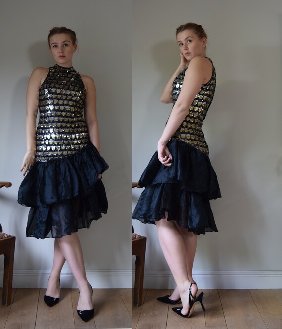 Robe disco a sequins en soie des annees 80. Taille Small 27 Tour de taille. Col haut jupe asymetrique a volants. Organza. Midi soiree fete. Etsy Canada