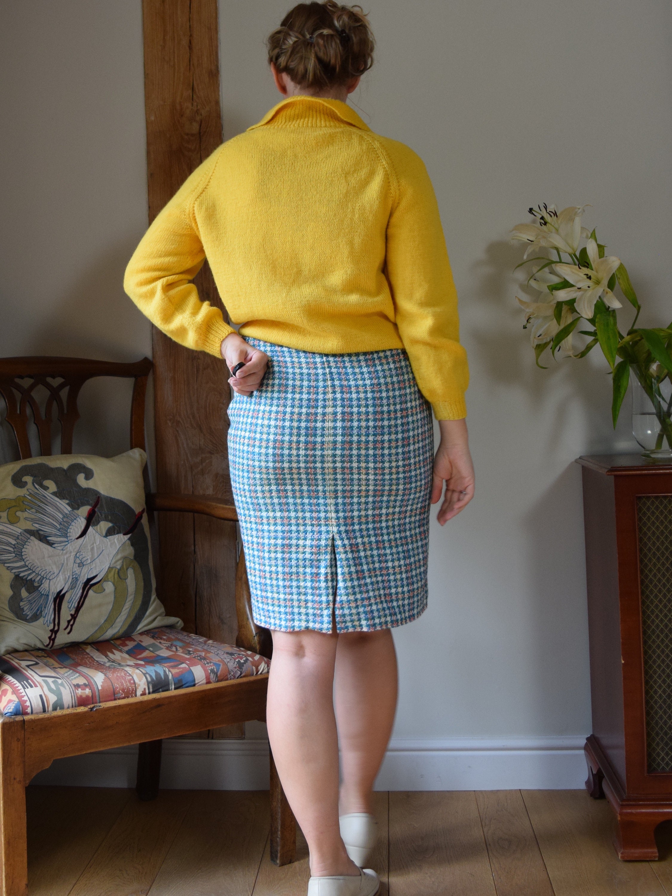 Yves Saint Laurent Variation Green Check Pencil Skirt. 27