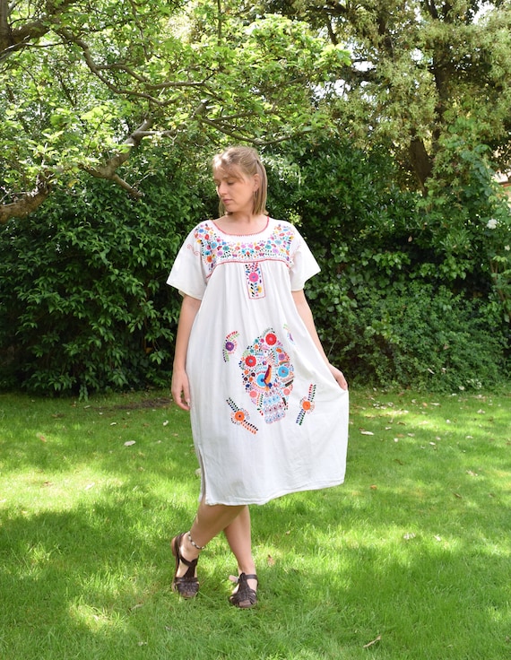 Vintage Embroidered Mexican Dress. White Cotton, Midi